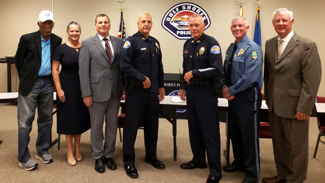 Morgan Freeman helps interview Alabama police recruits - Vimarsana News