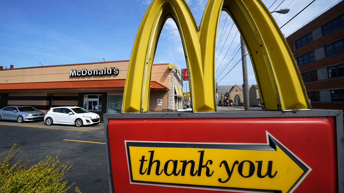 Atlanta McDonald's employees deliver customer's baby - Vimarsana News