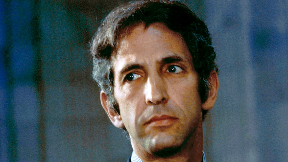 Daniel Ellsberg, whistleblower who leaked Pentagon Papers, dies - Vimarsana News