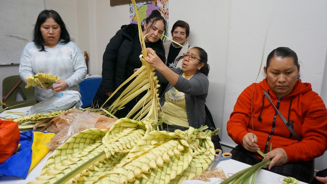 Palm weaving workshops join faith culture for Palm Sunday Palm weaving workshops join faith culture for Palm Sunday