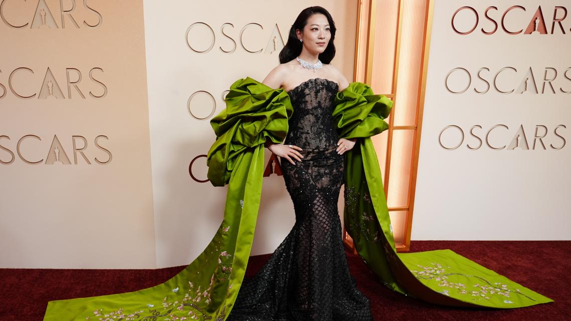 Oscars red carpet sees pops of color: See some of the top fashion | wbir.com