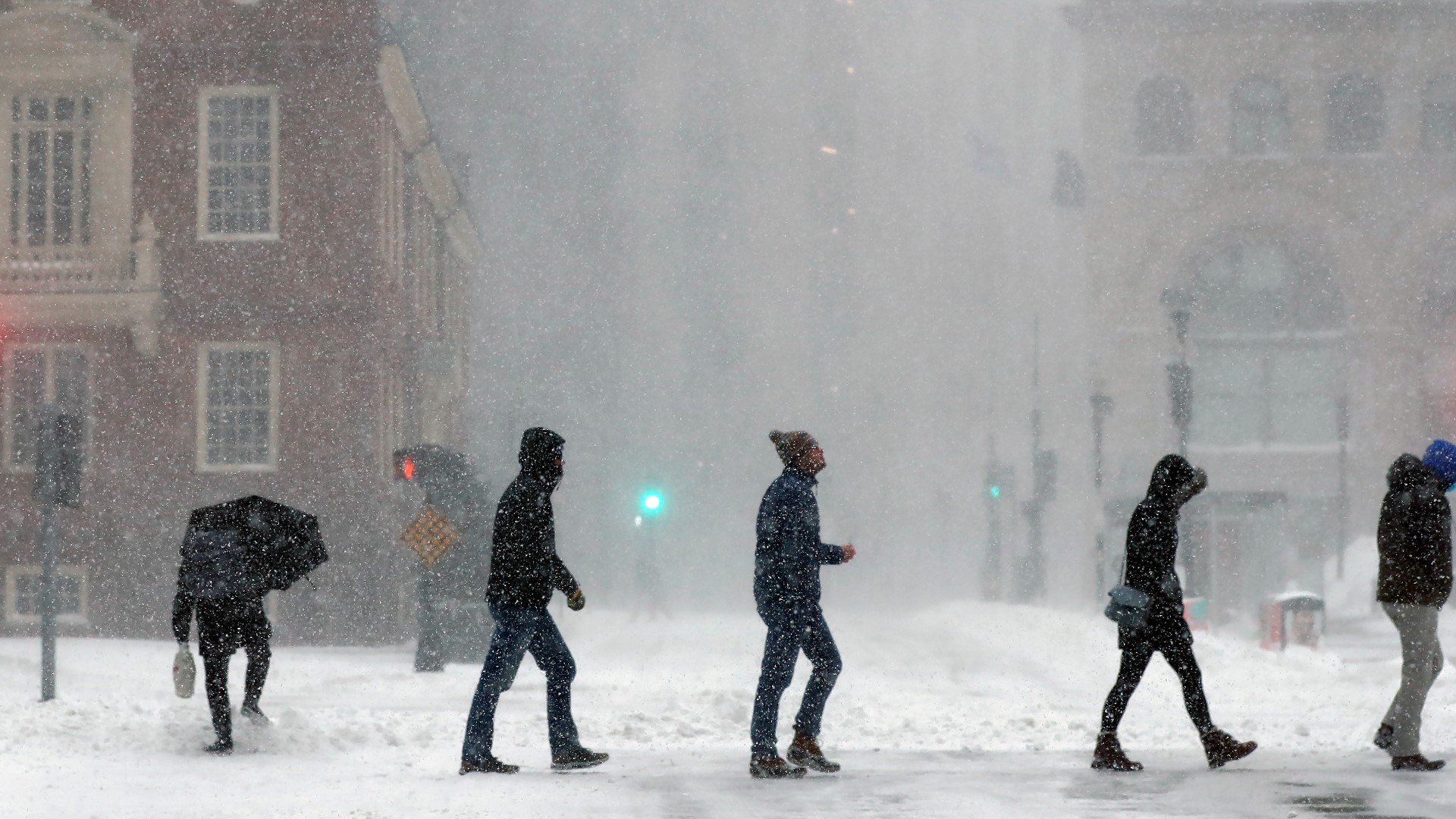 East Coast digs out after weekend blizzard | wbir.com