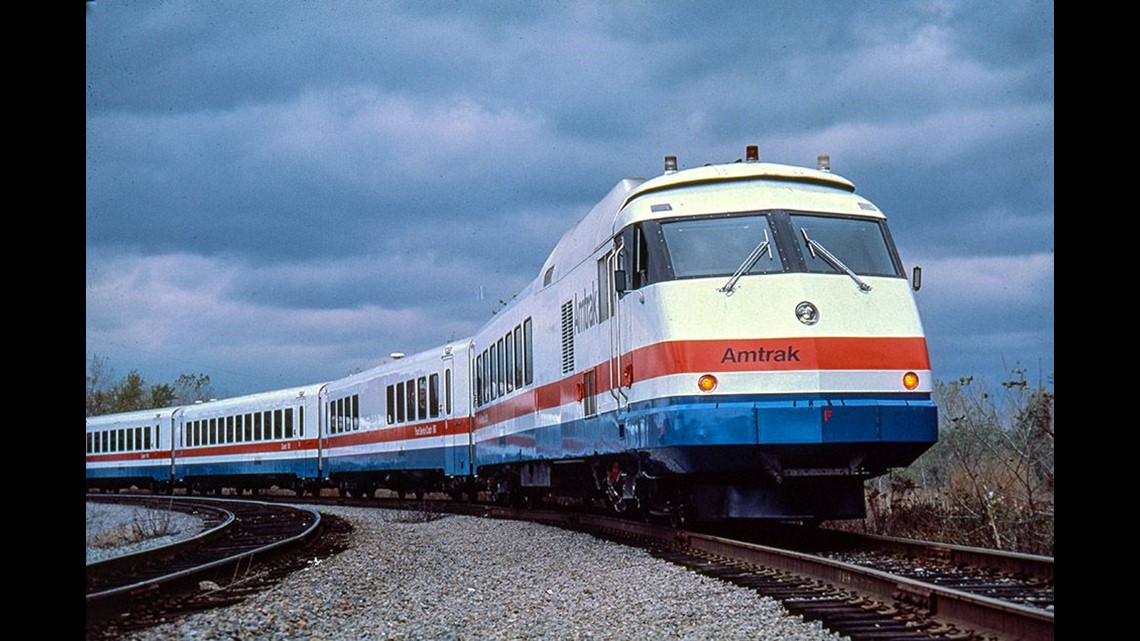 85 Budd 10-6 Sleeper Phase III; silver, Equal red, white, blue Stripes Ready to Run Amtrak 