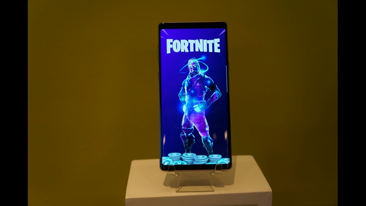 under a temporary promotion samsung is issuing free v bucks currency for fortnite and - note 9 fortnite free skin
