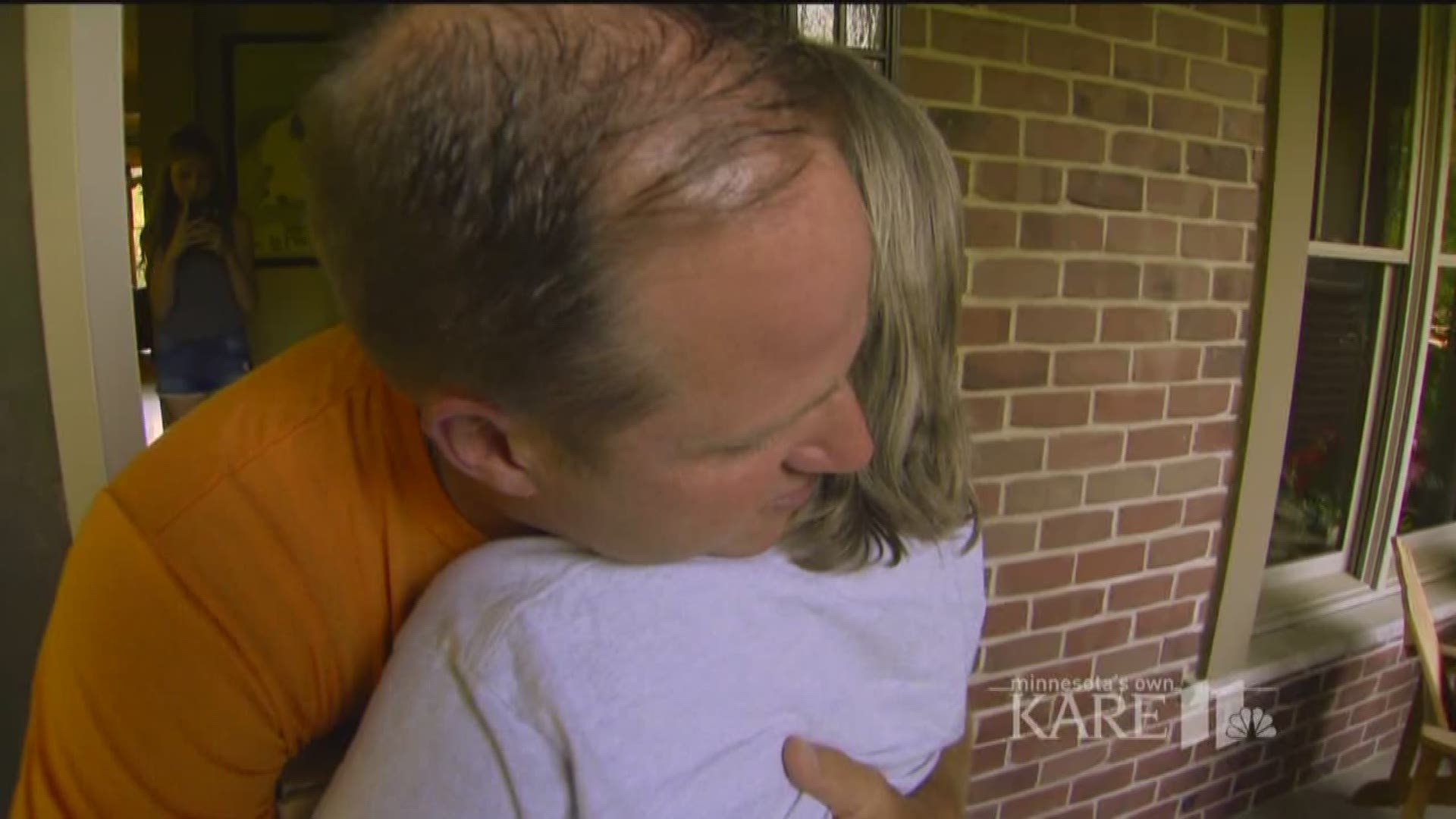 Michelle Hayes drove from Texas to Minnesota to meet the stranger who saved her life. http://kare11.tv/2tZJYdX