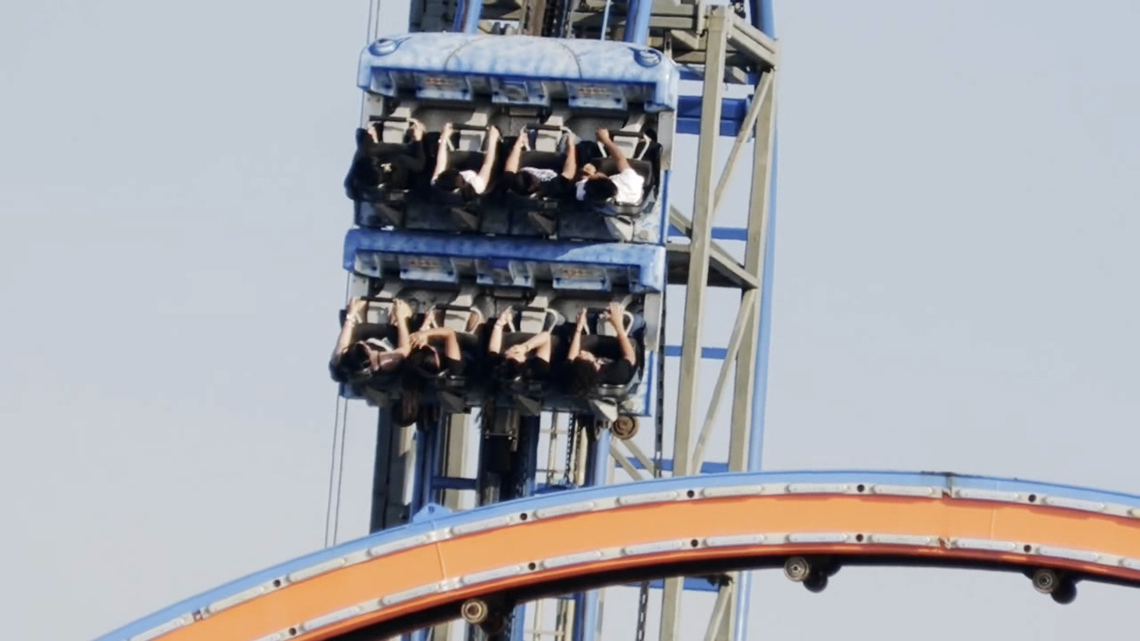 8 rescued from Texas roller coaster that was stuck for hours