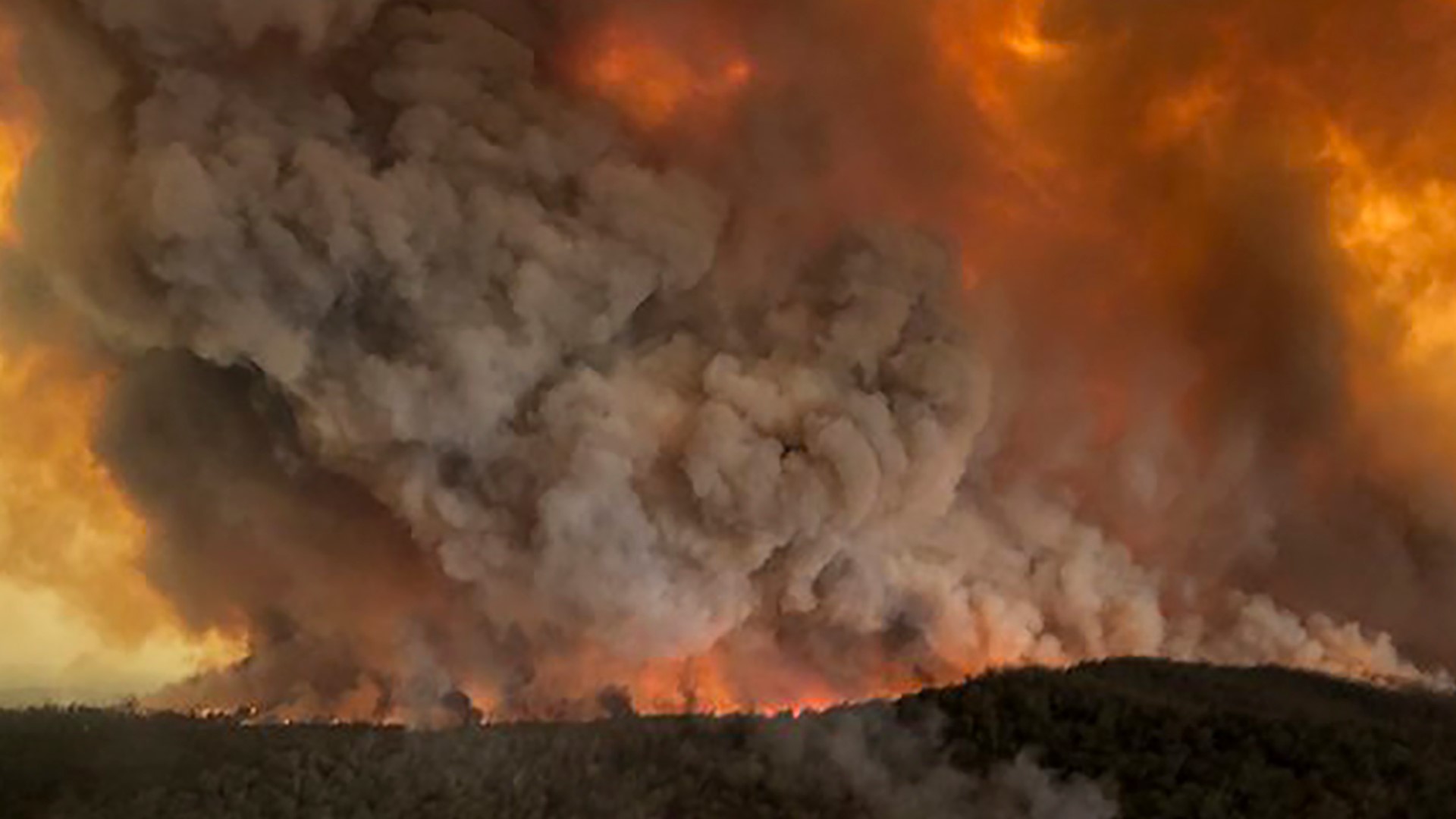 It's hard to imagine the impact of the wildfires burning in Australia. Rob Carlmark shows us how big of an area is impacted and the conditions fueling the fires.