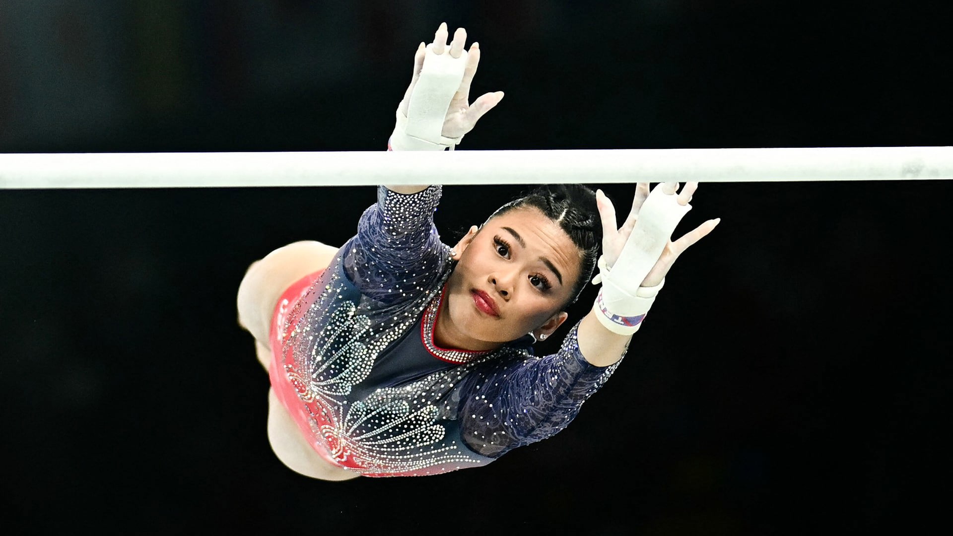 Track action heats up on Sunday with several Americans in the running to be crowned the world's fastest man. Plus, more gymnastics medals up for grabs.