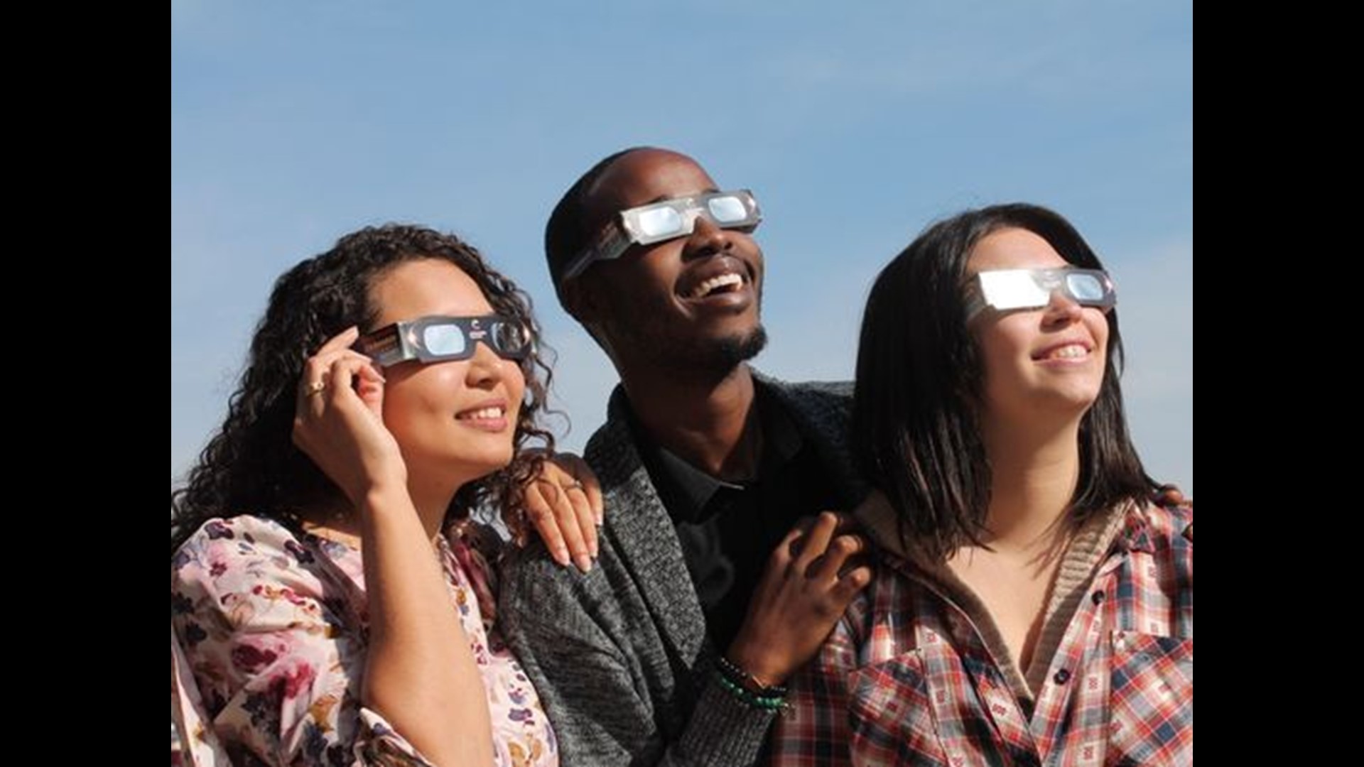 'Eclipse blindness' is a real thing. Here's how to watch the solar