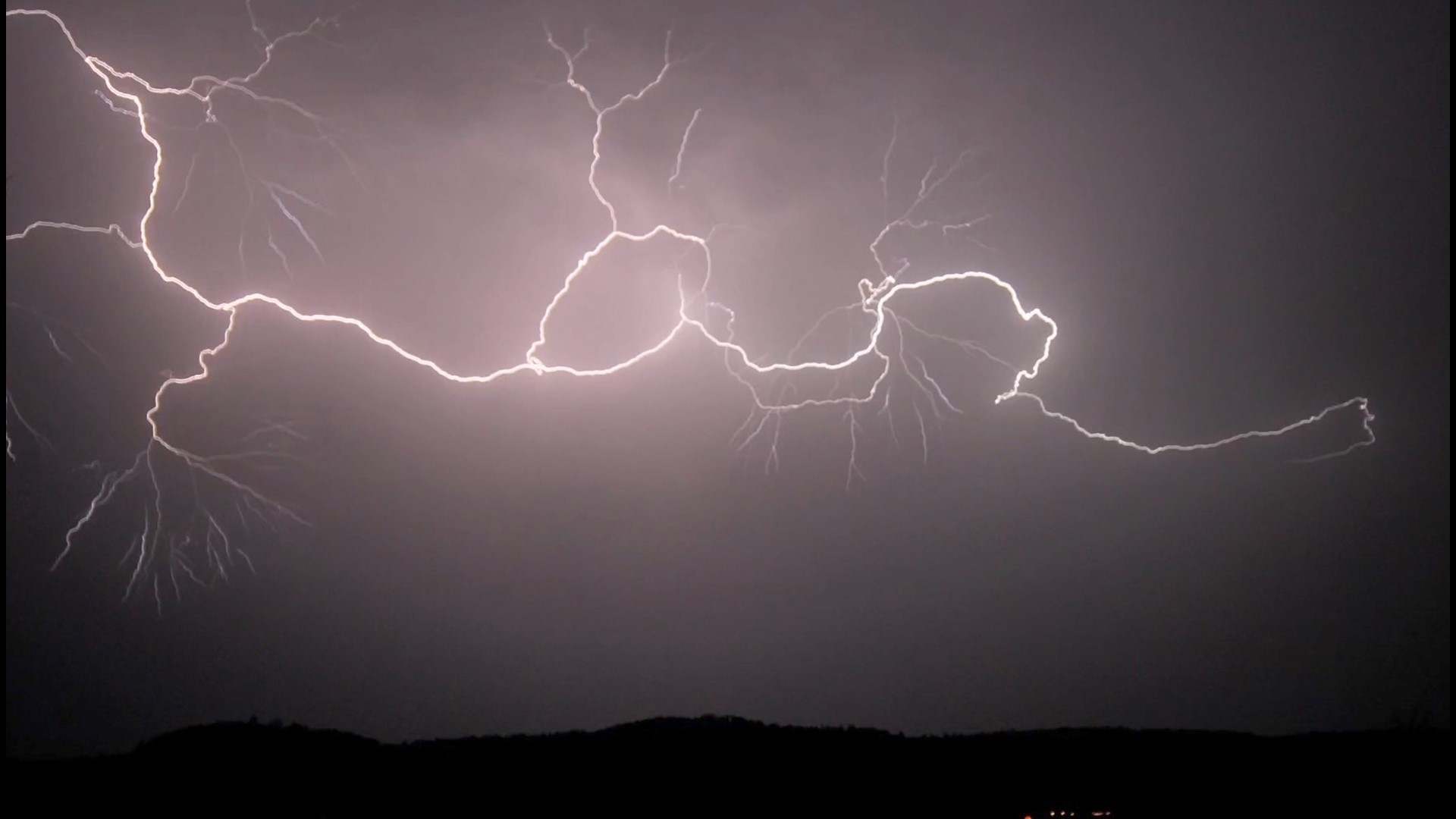 The odds of getting struck by lightning are literally less than one in a million, yet you could increase your risk while doing seemingly innocent activities. Veuer's Maria Mercedes Galuppo has the story.