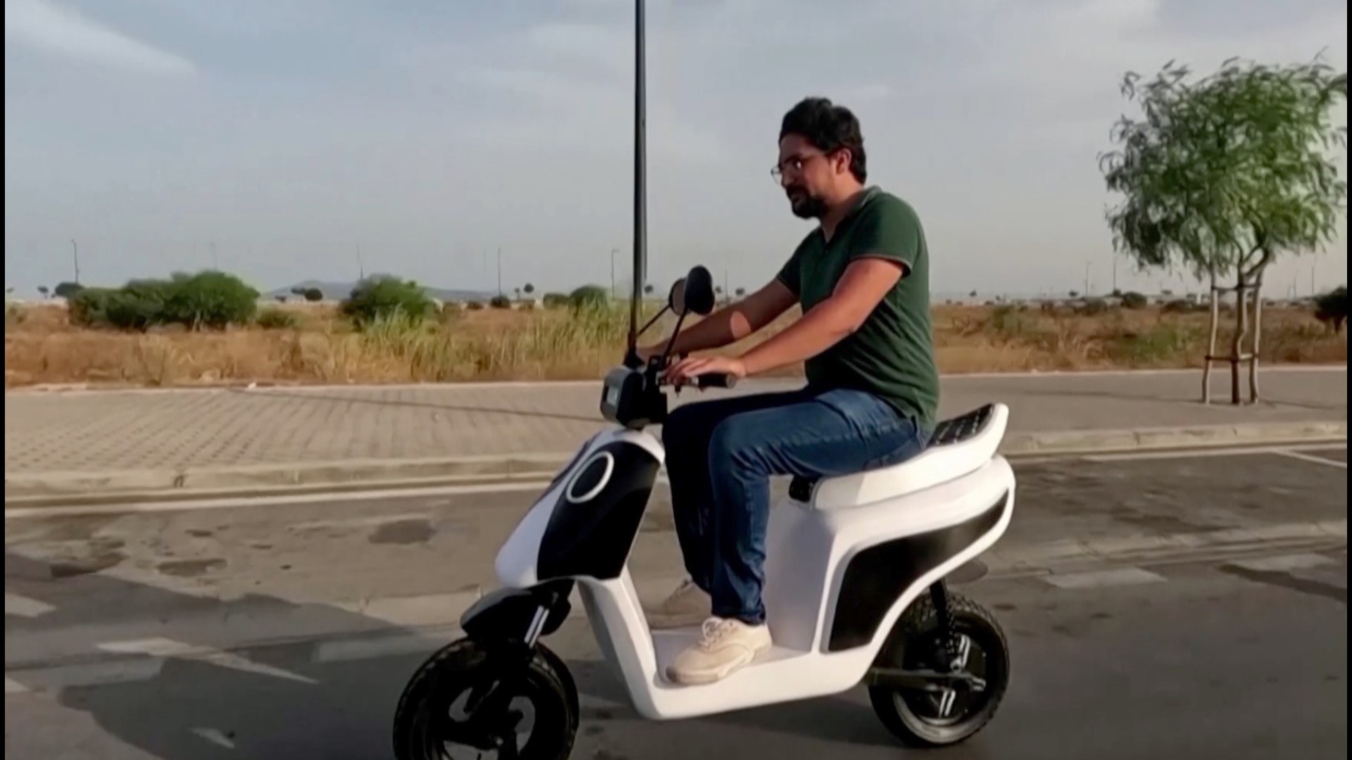 This homegrown e-scooter could change how Tunisians travel. Veuer's Maria Mercedes Galuppo has the story.