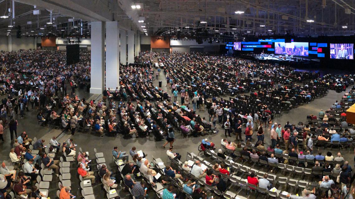 Southern Baptists are poised to ban churches with women pastors - Vimarsana News