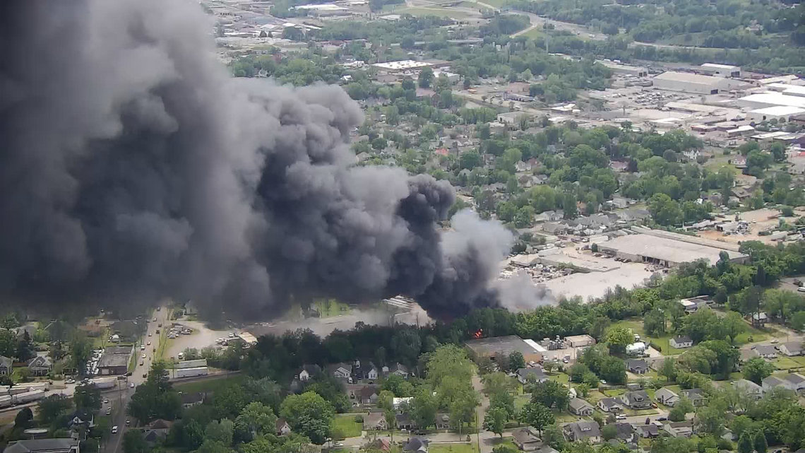 Knoxville trash fire Large fire burning at recycling center could take