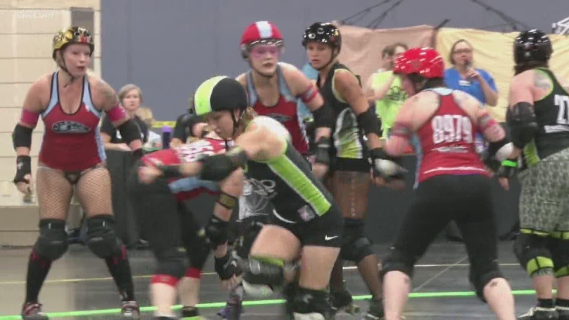 Photojournalist Hunter Joyce takes us to the roller derby.