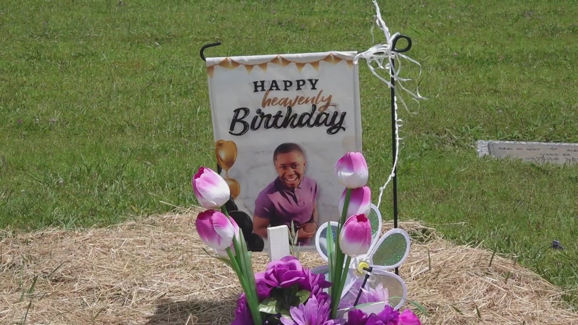 Family remembers 19-year-old teen who died in car wreck last fall, keeping his name and memory alive - Vimarsana News