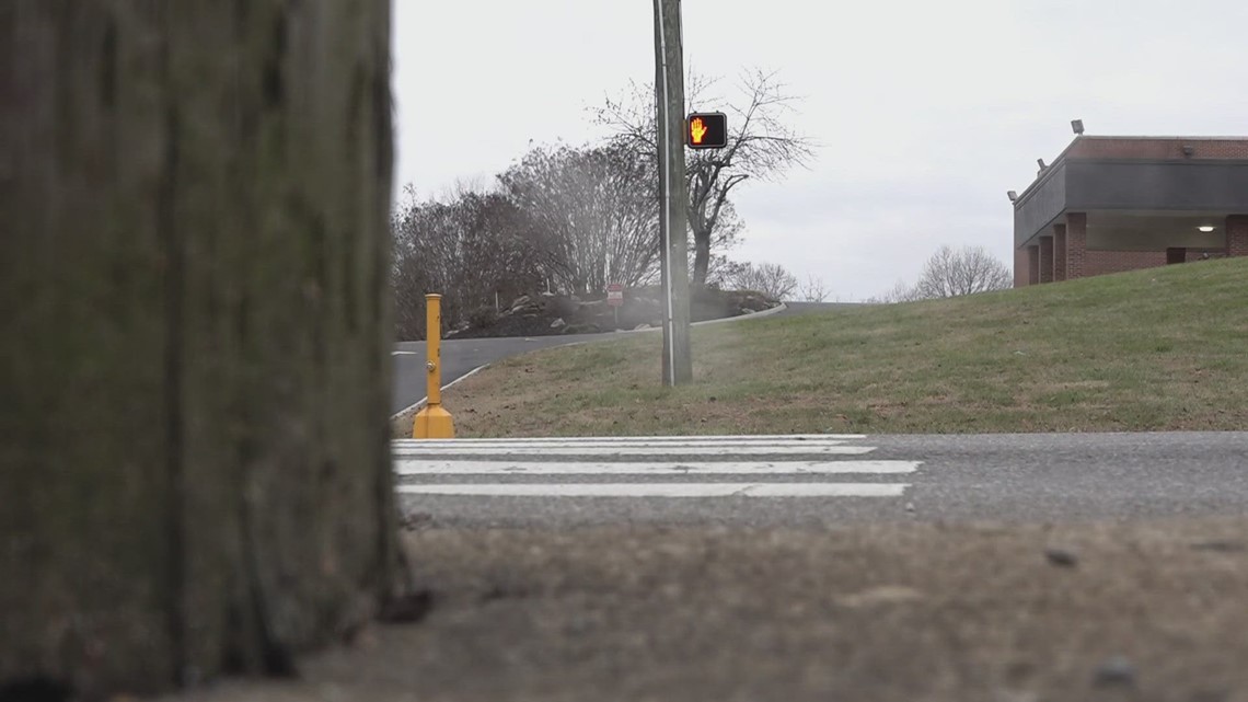 New Tennessee law begins Jan. 1 that tackles distracted driving