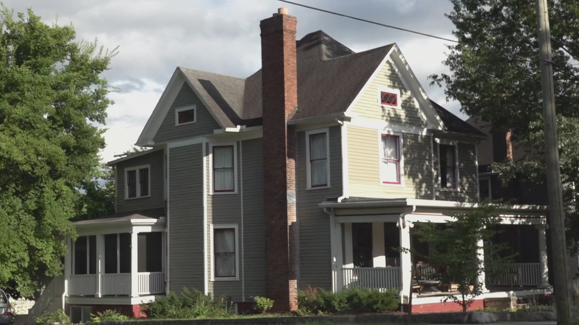 The Knoxville-Knox County planning commission voted in favor to support a developer’s approach to bringing multi-family homes to a section of Chickamauga Avenue.