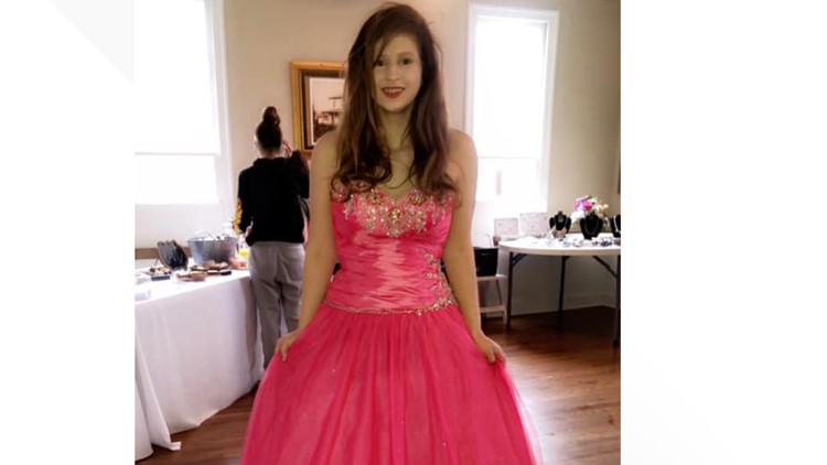 Have an old prom dress or tux? A Roane County organization wants it