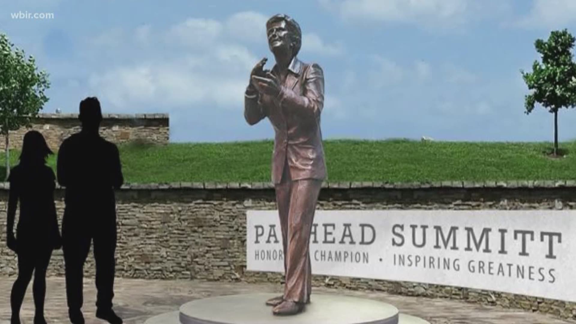 Clarksville will dedicate a bronze statue of Summitt on June 15.