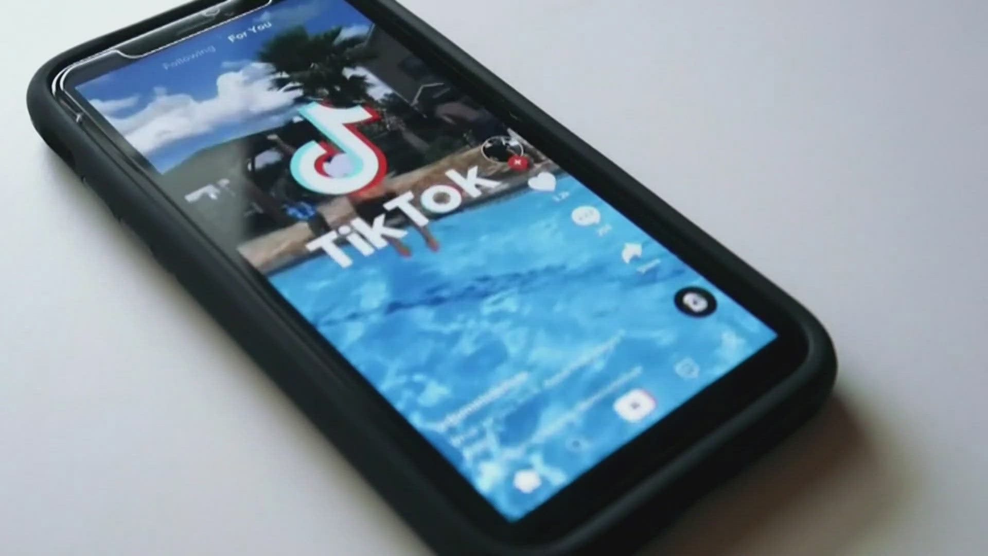 President Biden signed into law a $95 billion war aid measure that could also lead to TikTok being banned in the United States.