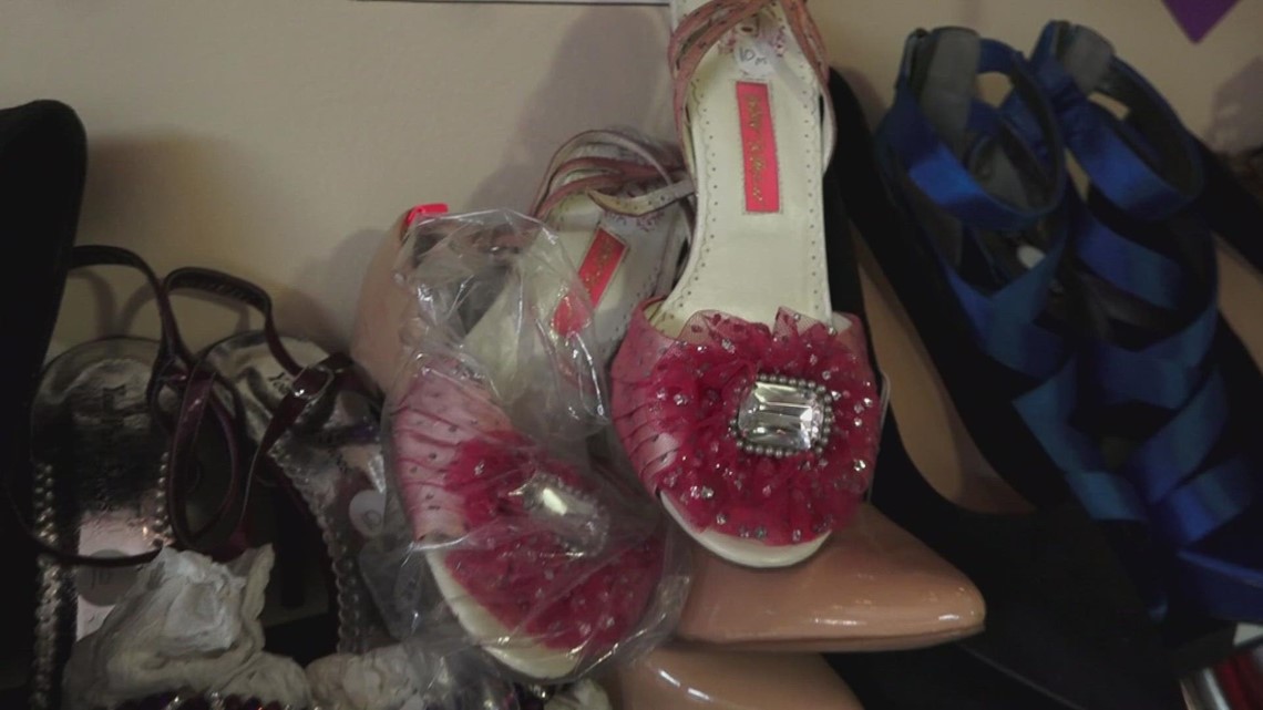 Cinderella's closet preparing for prom season