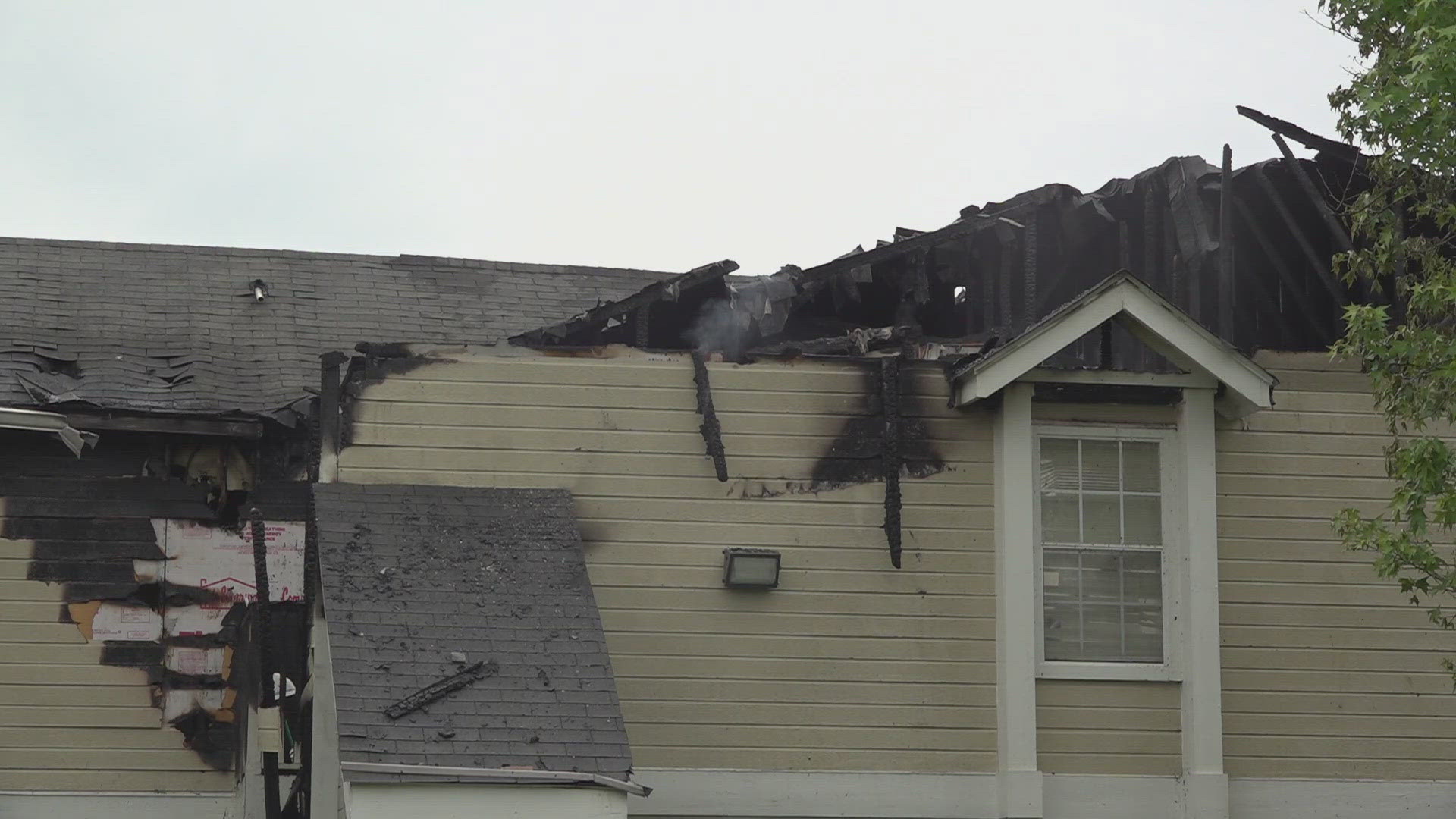 An apartment fire broke out over the weekend at a Knoxville apartment complex, located off Washington Pike. 