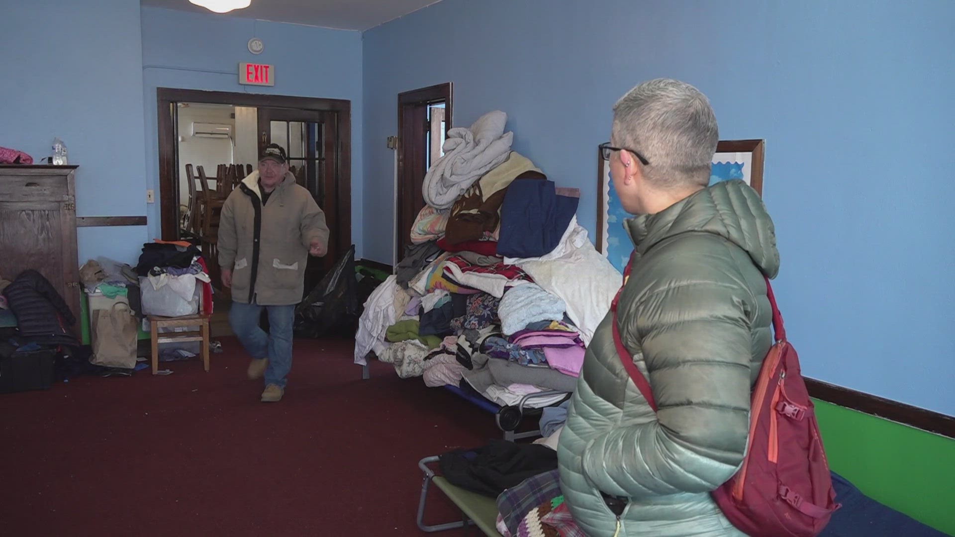 Warming centers worked nonstop to keep up with the extreme weather conditions while temperatures dropped and several inches of snow fell in Knoxville.