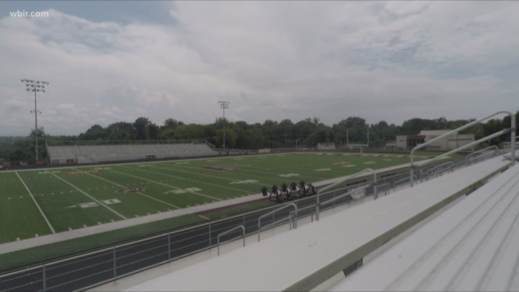 Hs Football Kicks Off Despite Weather Wbir Com