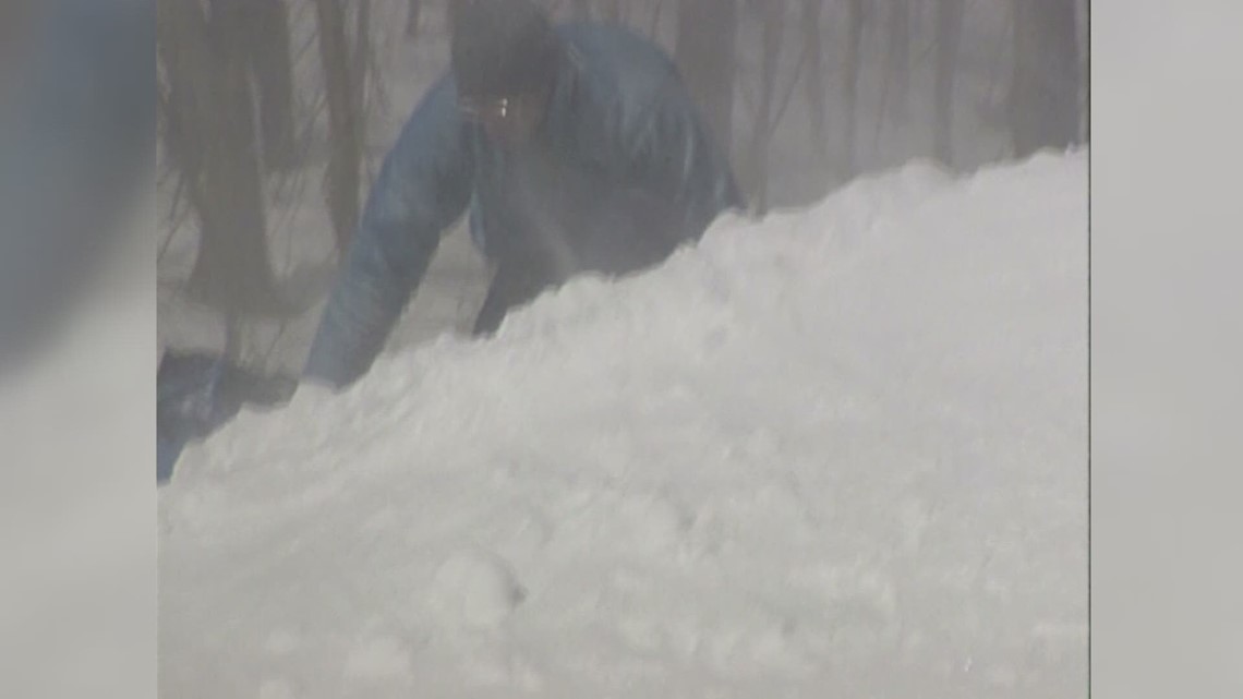 Archive Rescues on the road during the 1993 blizzard
