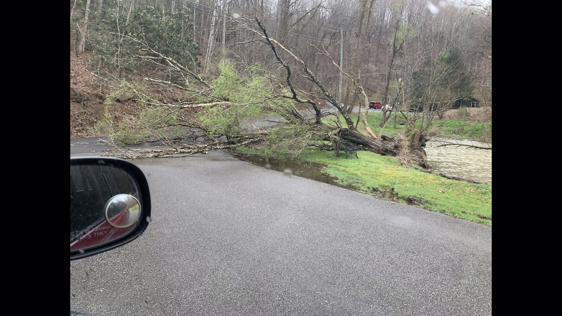 East TN sees damage, power outages after strong storms