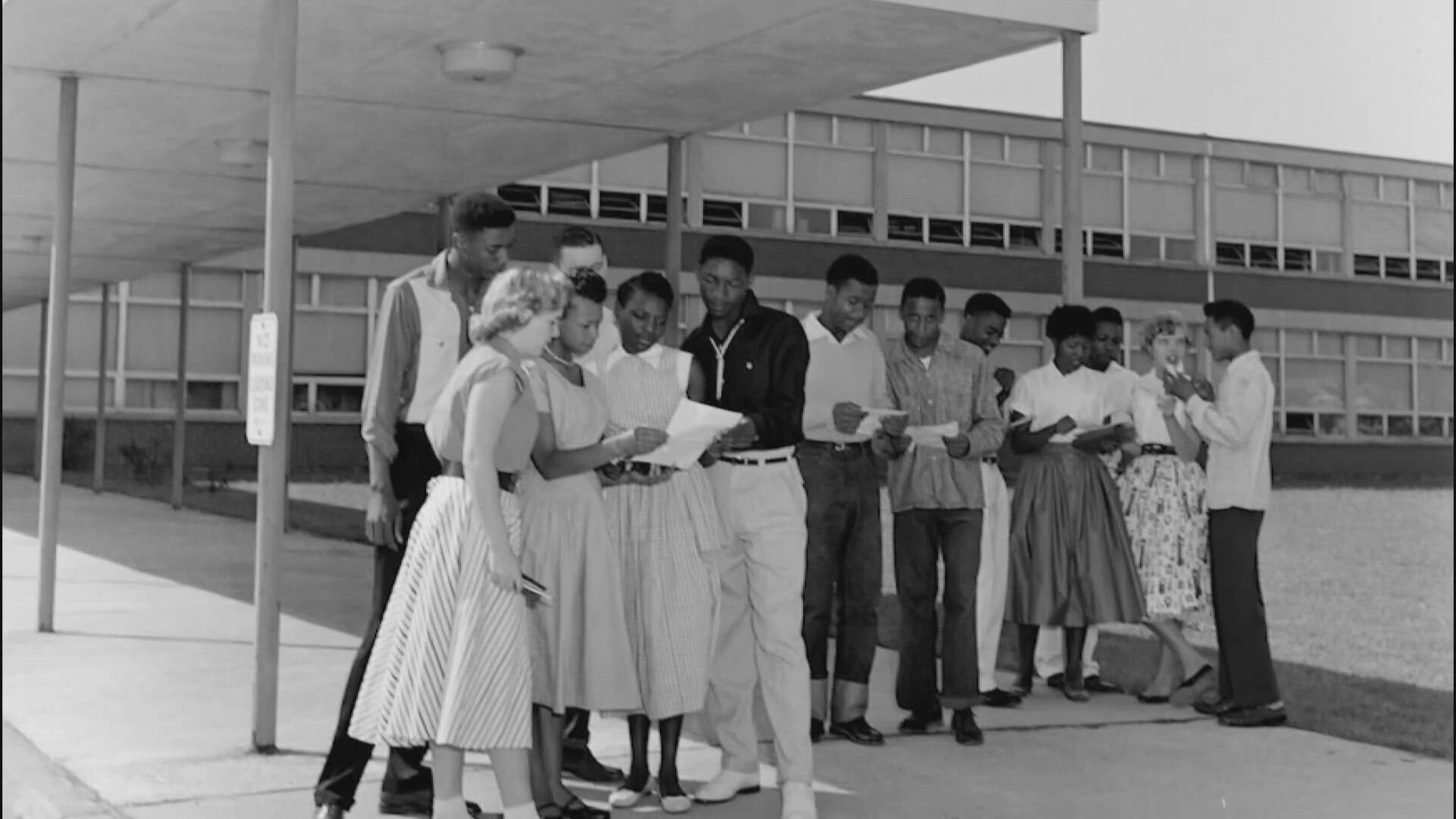 Almost 70 years after the 'Scarboro 85' integrated two schools in Oak Ridge, the community celebrates their legacy with a bus tour showcasing historic sites.