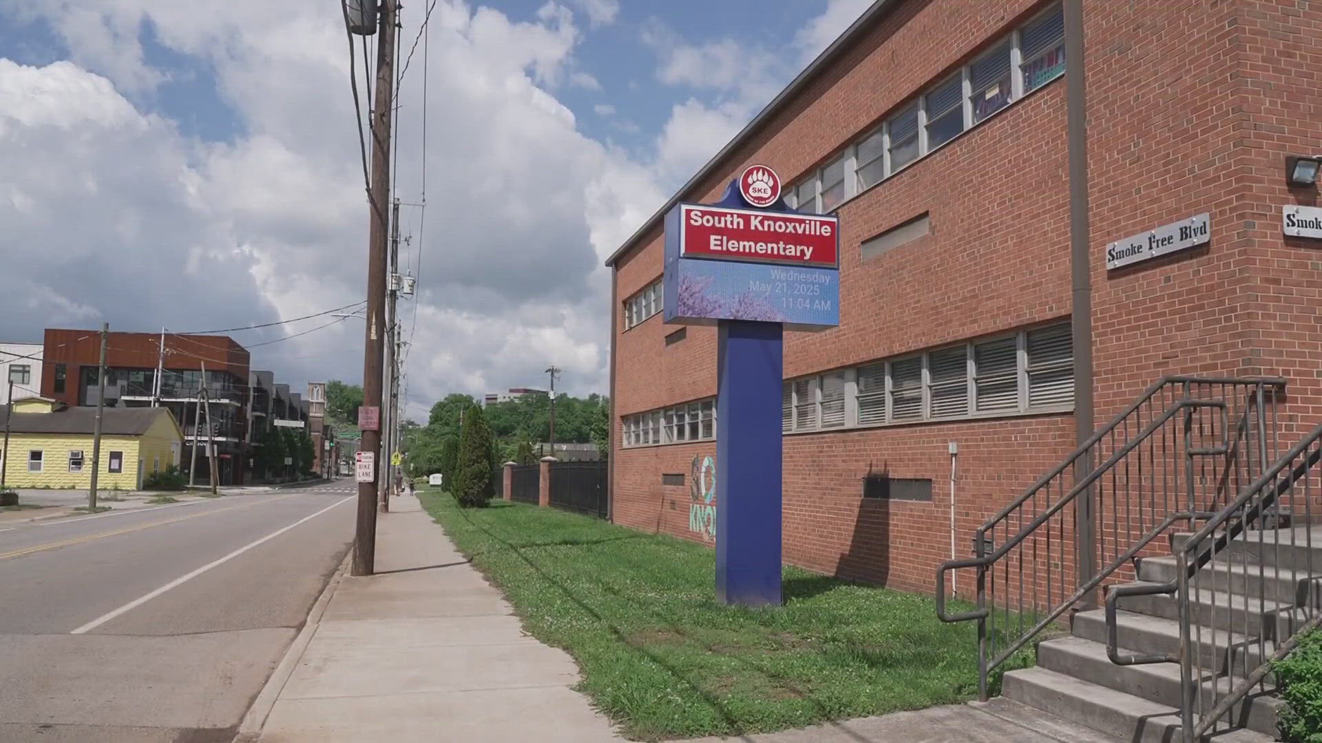 One of the longest-serving educators in Knox County Schools is retiring after 34 years. 