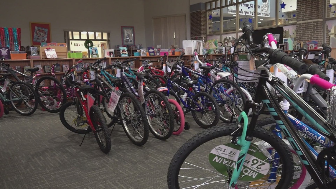 Corryton Church brings hope to Kentucky tornado survivors with Christmas gifts