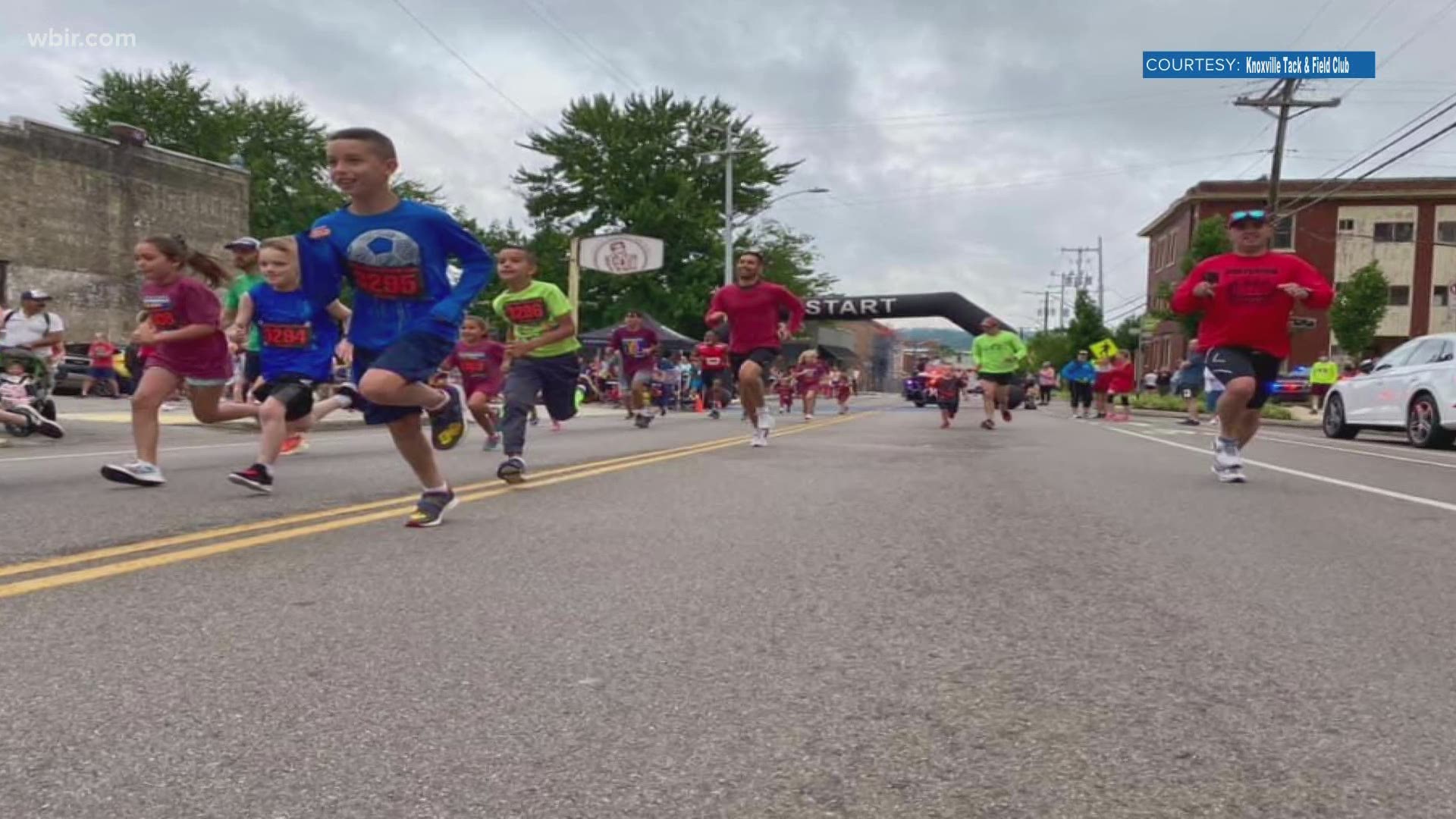 Runners laced up their shoes for Knoxville's oldest race on Saturday — The Knoxville EXPO.