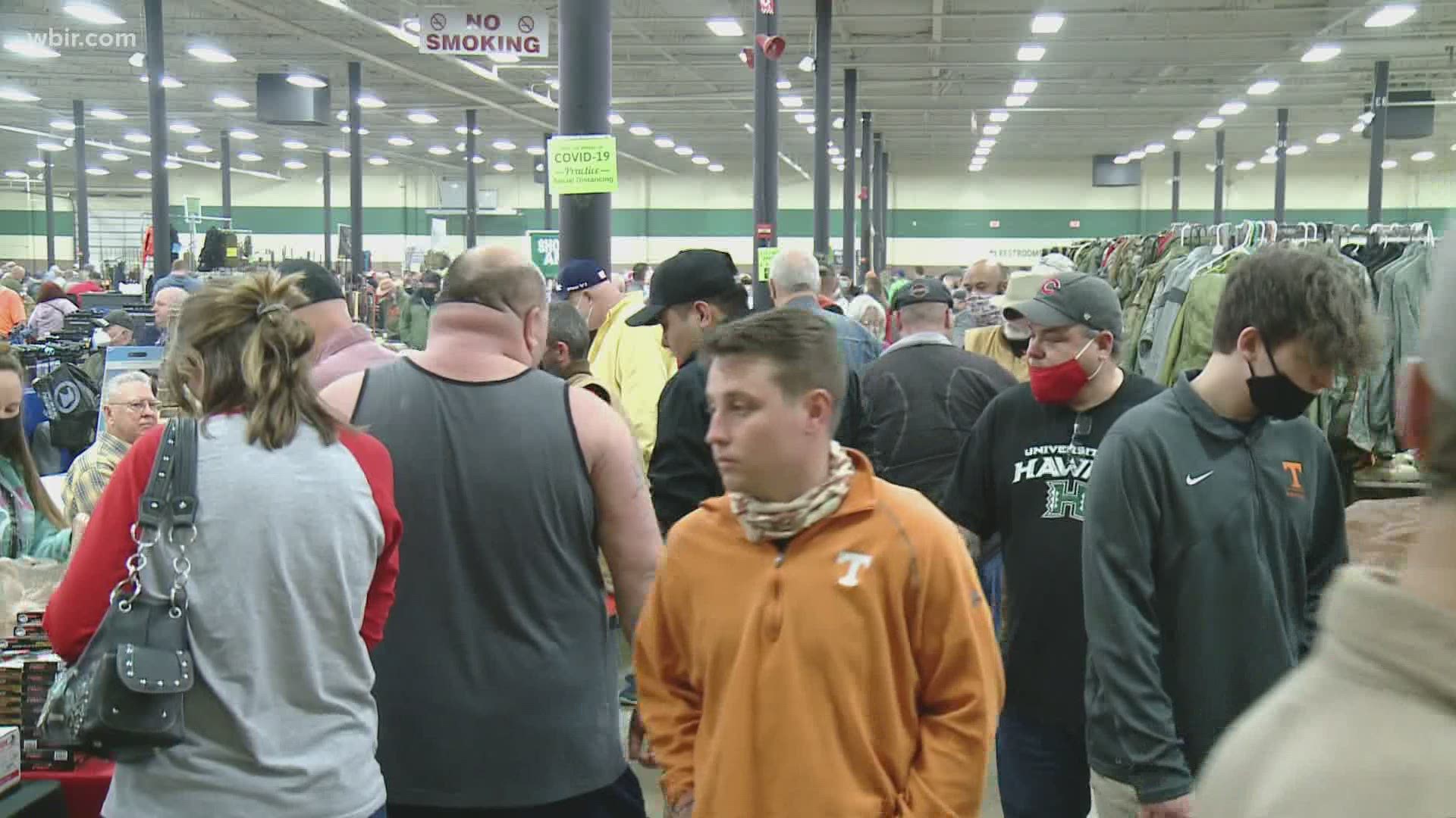 Tennesseans had the chance to check out some guns and knives at the Knoxville Expo Center over the weekend.