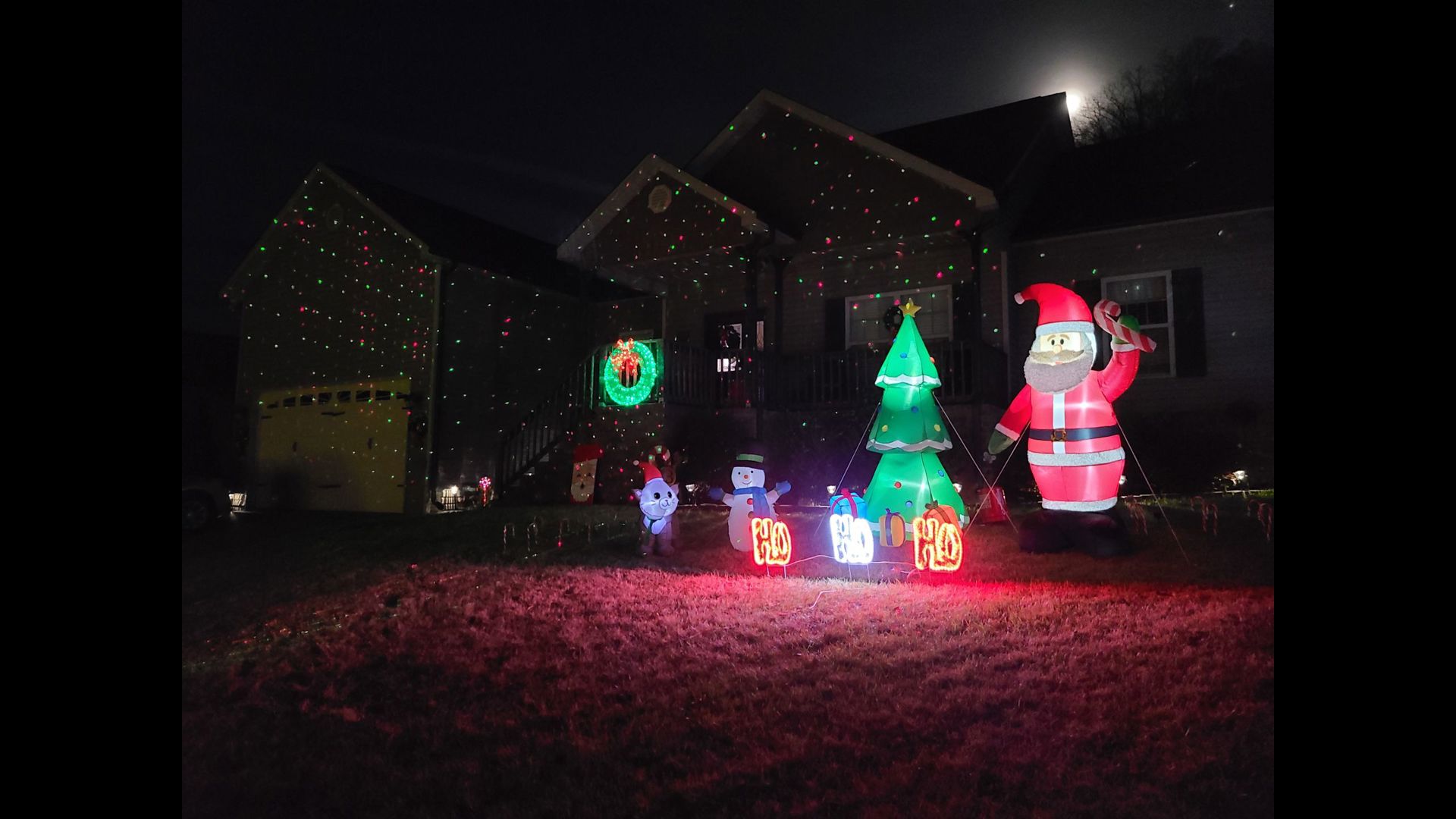 Where can I see Christmas lights in East Tennessee?