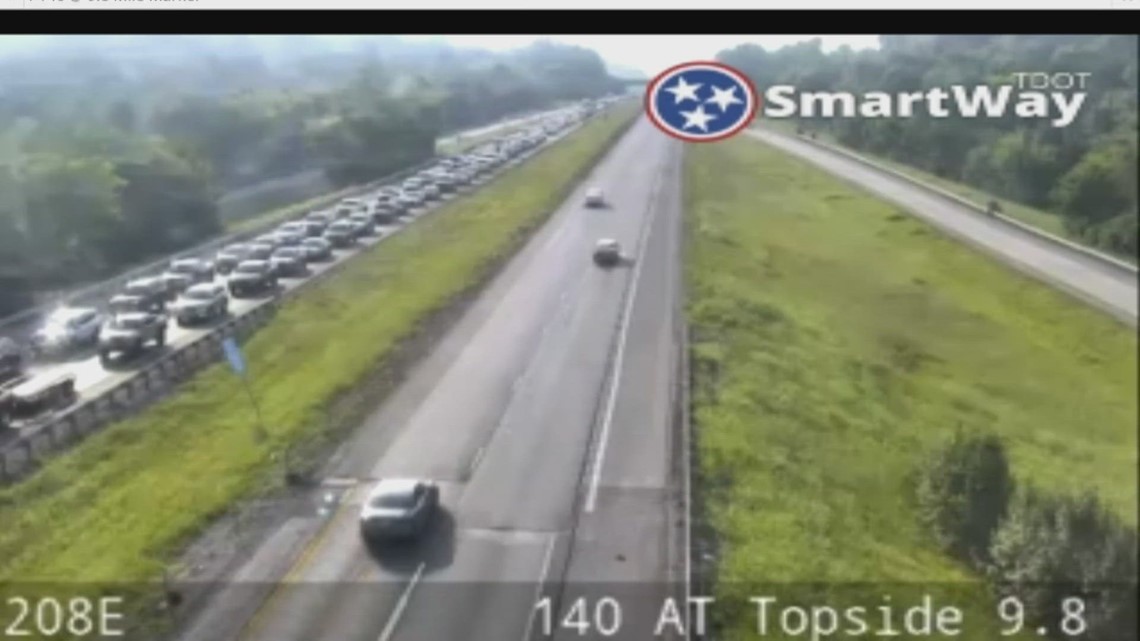 7 car crash on Pellissippi Parkway