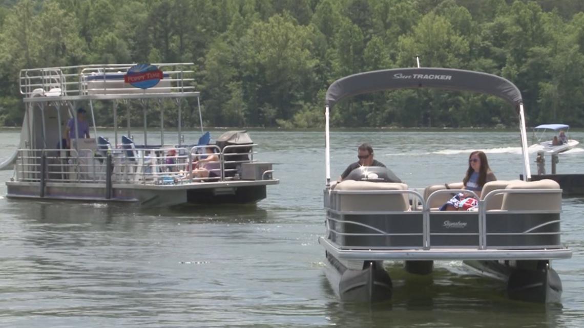 As COVID-19 cases continue to trend down, people find sense of normalcy during Memorial Day - Vimarsana News