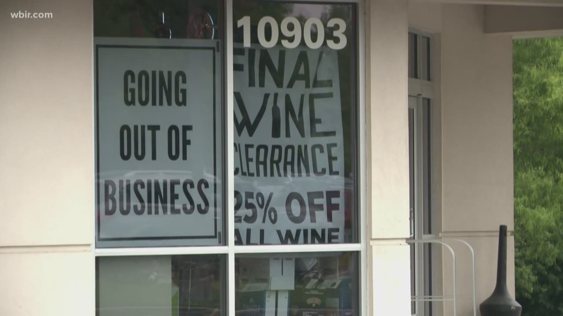 A West Knoxville wine store is shutting its doors.