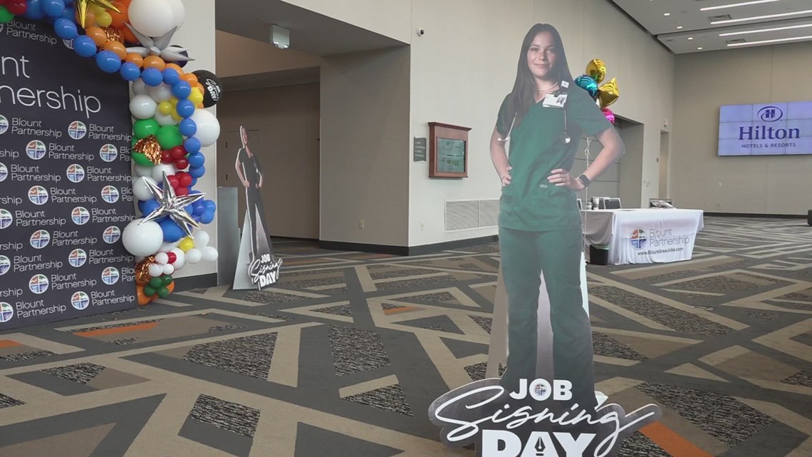 55 students sign job contracts at Blount County job signing day