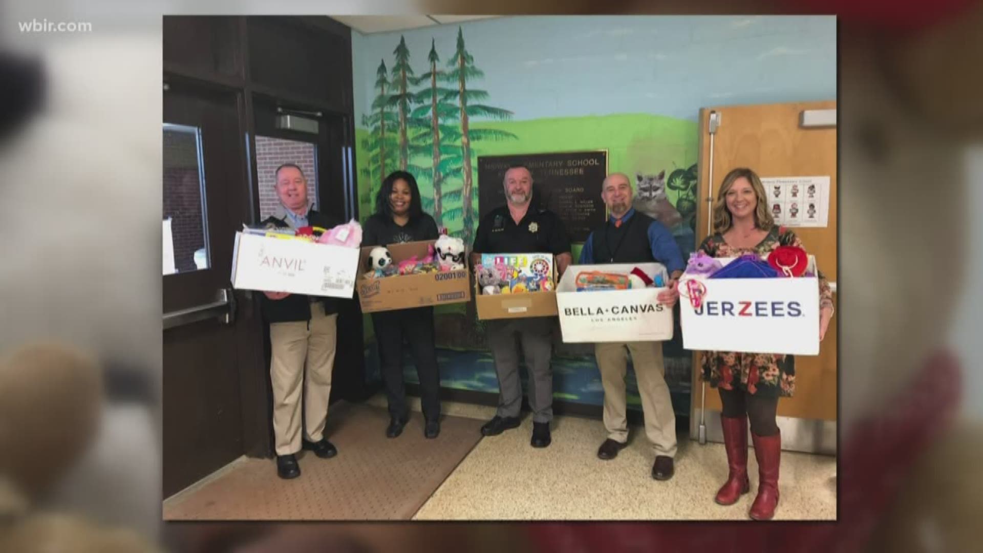 A program between a Roane County elementary school and the county jail allows mothers behind bars to wrap and give Christmas presents to their children.