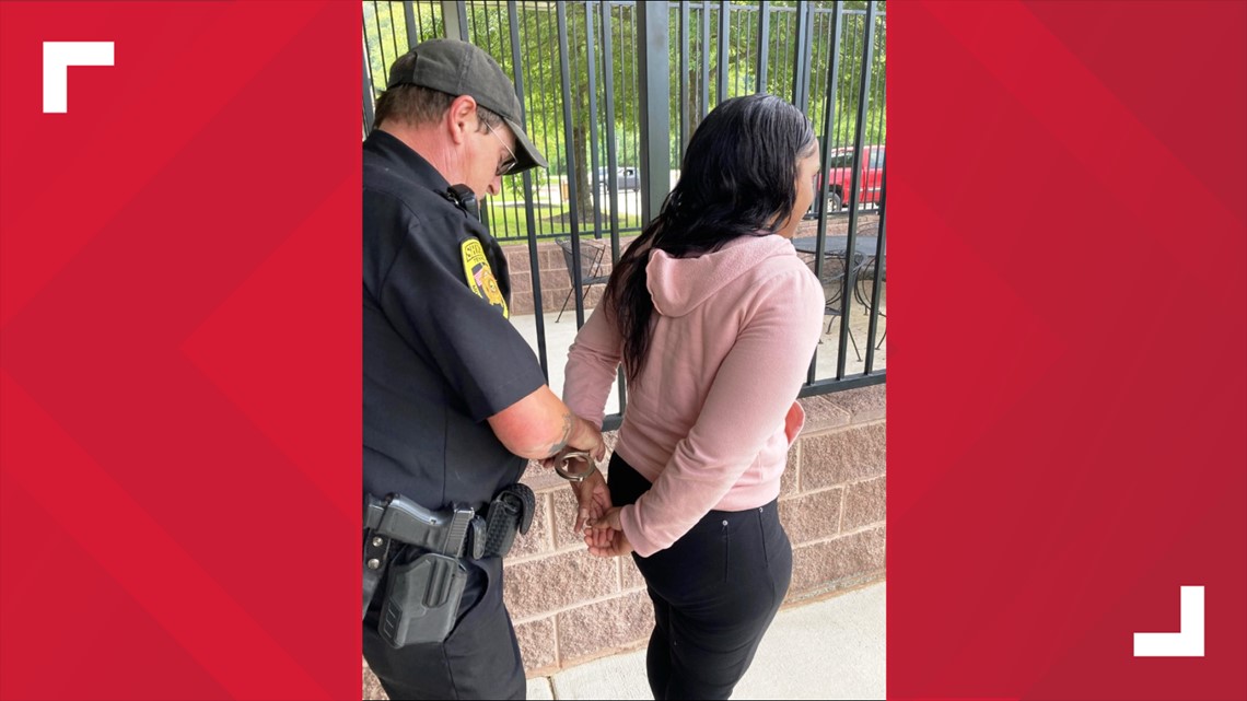 Woman arrested after trying to smuggle drugs | wbir.com