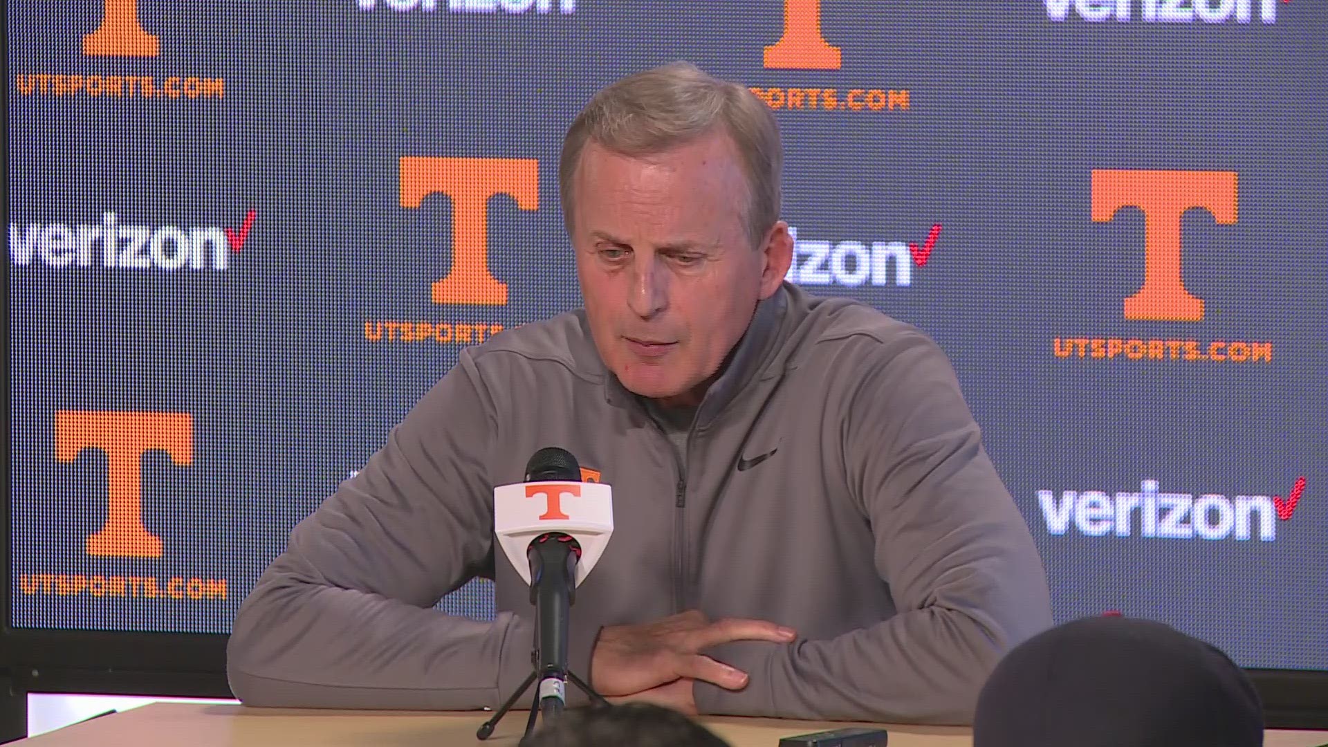 Rick Barnes shoots down rumors that problems in his relationship with AD Phillip Fulmer may have played a role in his interest in the UCLA job.