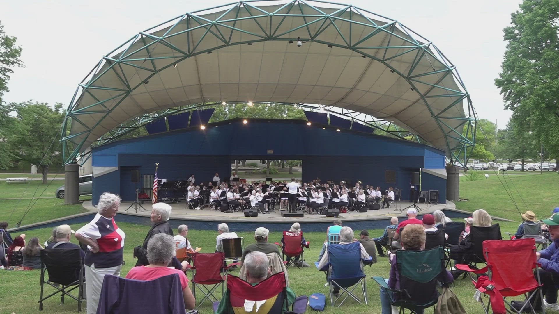 The Oak Ridge Community Band's performance included classical songs, contemporary hits and anthems for Memorial Day.