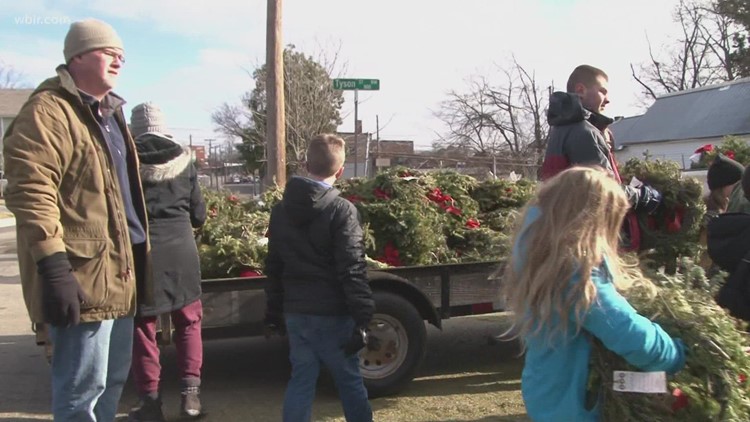 Wreaths Across America hosts cemetery cleanup, retiring wreaths placed during the holidays