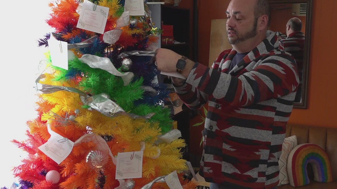 Knox Pride gives young unsheltered people joy during the holidays with Giving Tree program - Vimarsana News