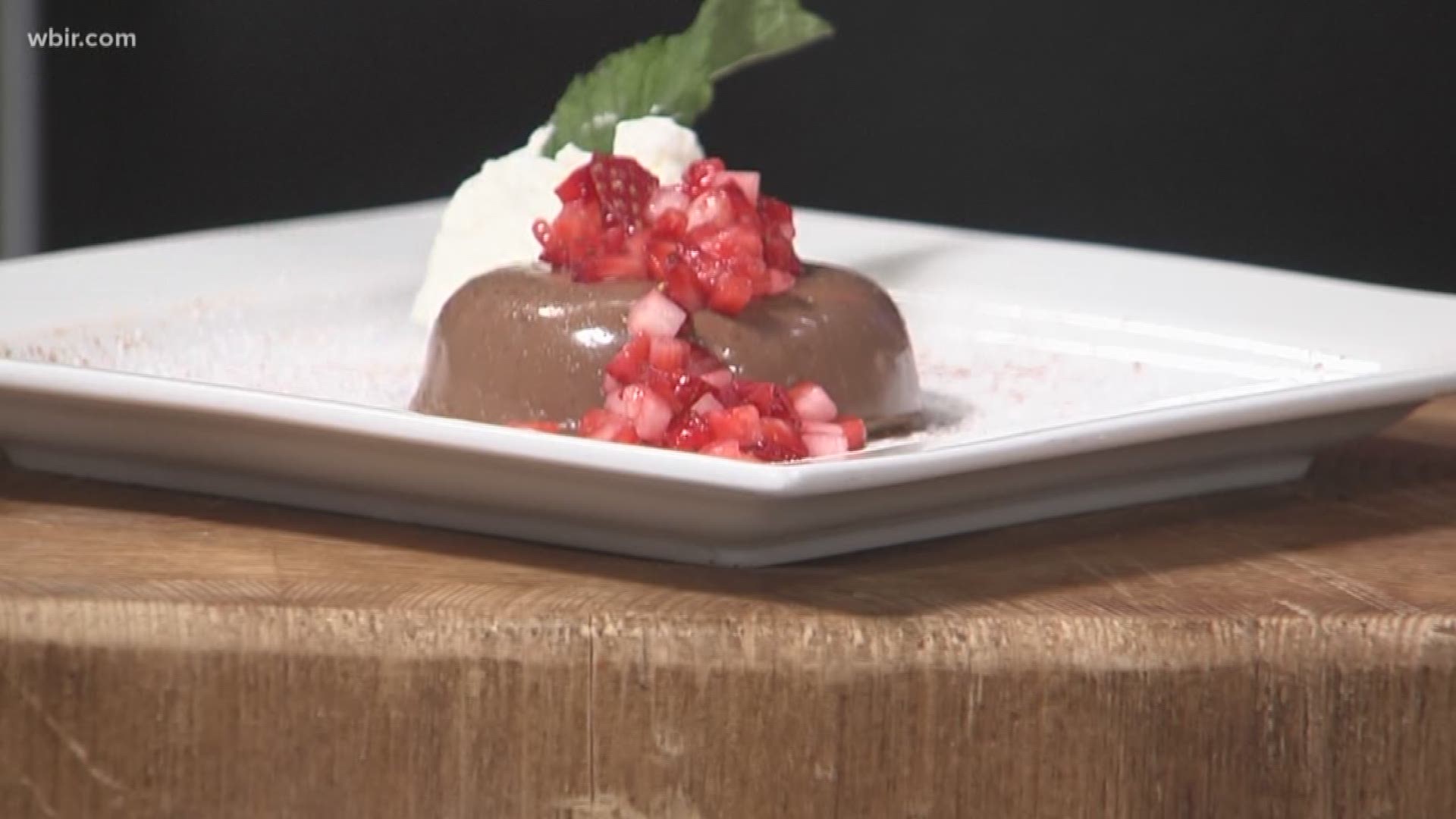 Chef Frank from Cappucino's Italian Restaurant in Knoxville cooks up a delicious dessert.