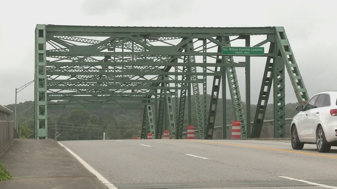 Clinton's new bridge won't overshadow memory of historic 'Green Bridge