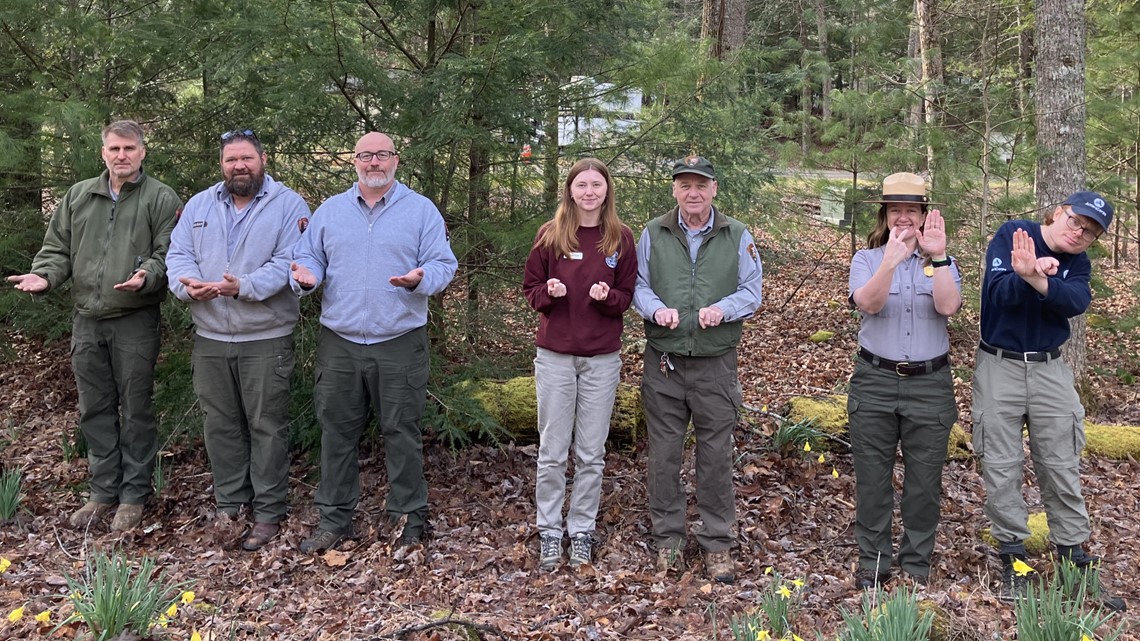 Great Smoky Mountains to celebrate National American Sign Language Day with 'Signs of Spring' event on April 13 - Vimarsana News
