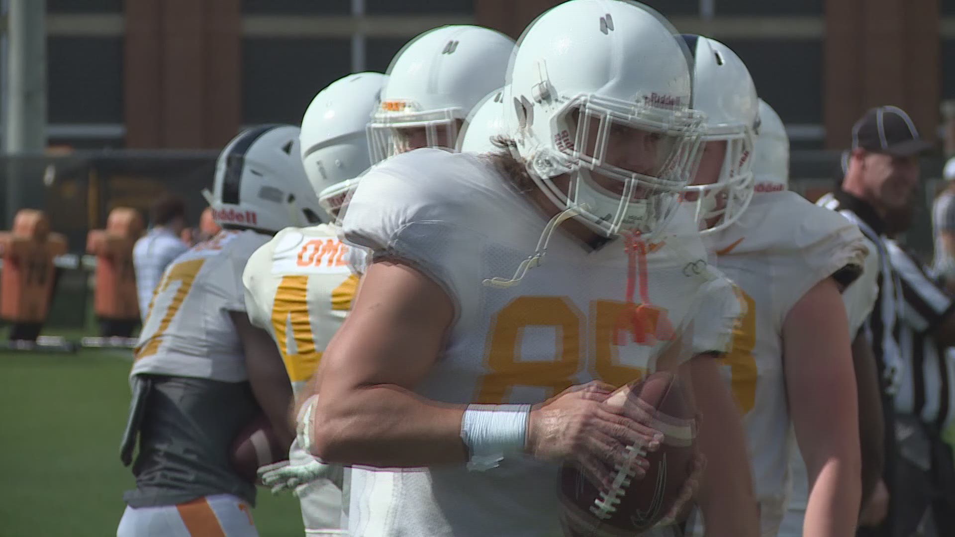 Vols running back John Kelly speaks with reporter after spring practice